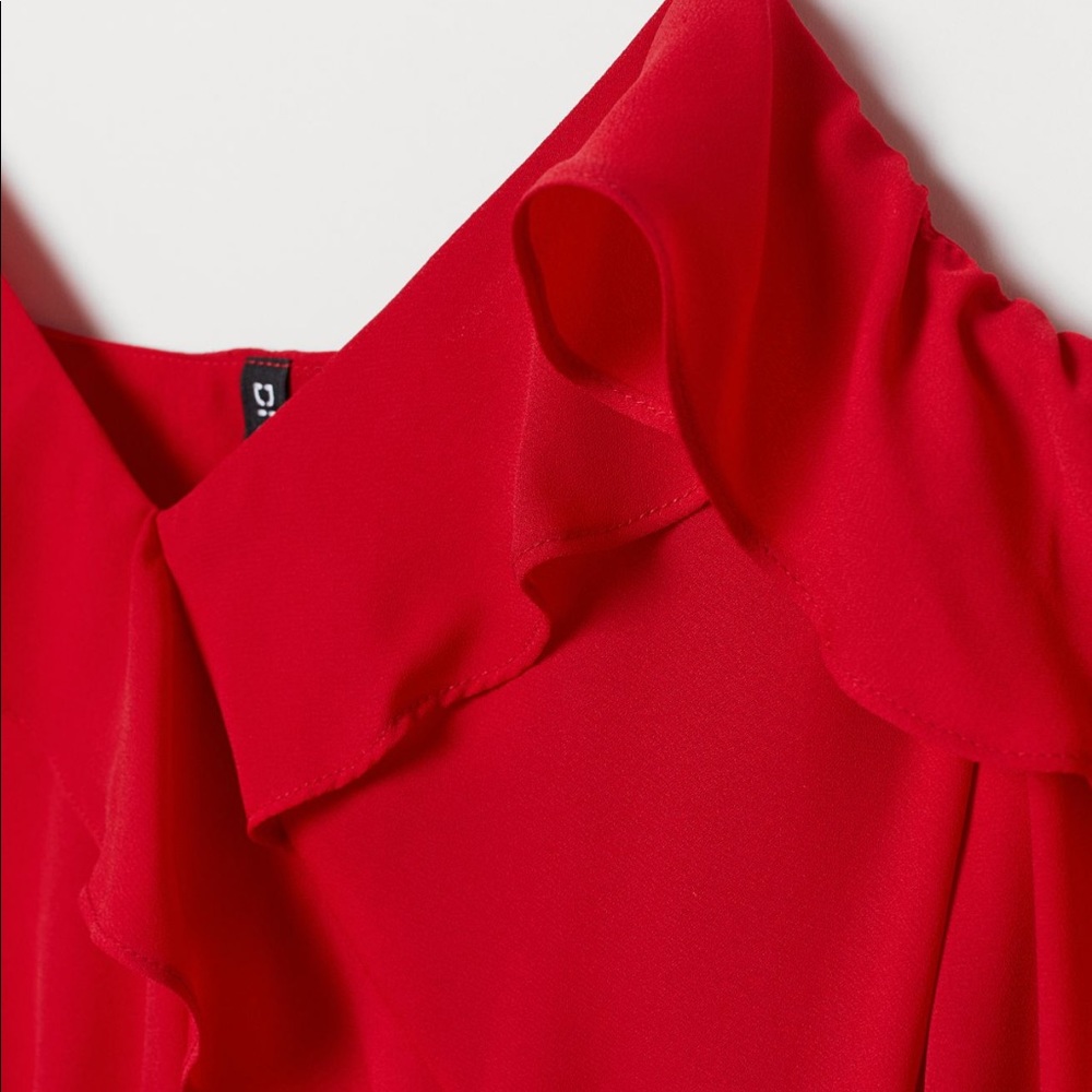 H&M Divided Red Open Shoulder Ruffle Blouse - Picture 2 of 5